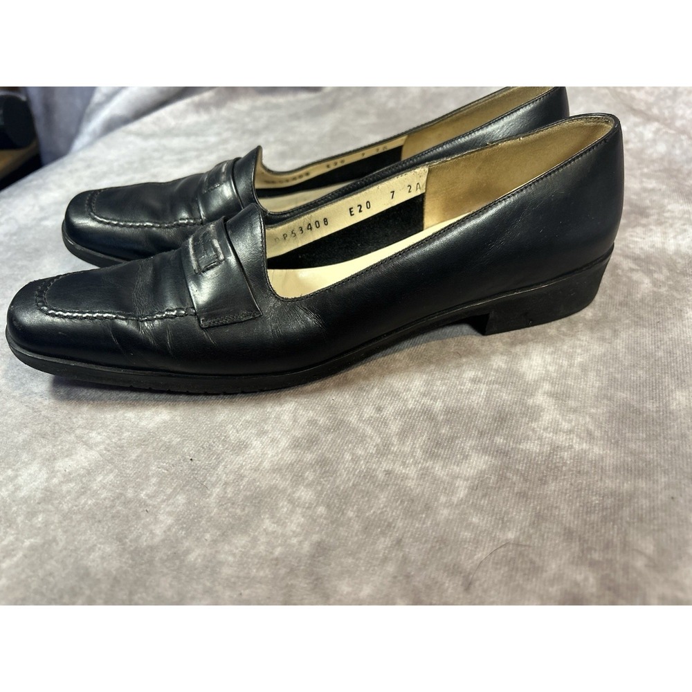 Salvatore Ferragamo Boutique Black Leather Loafers Women's 7 AA Italy - Picture 2 of 5